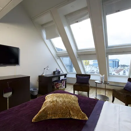 Hotell Amanda 4*