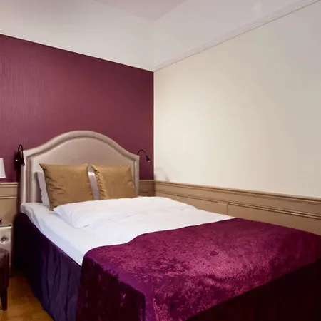 Hotell Amanda 4*